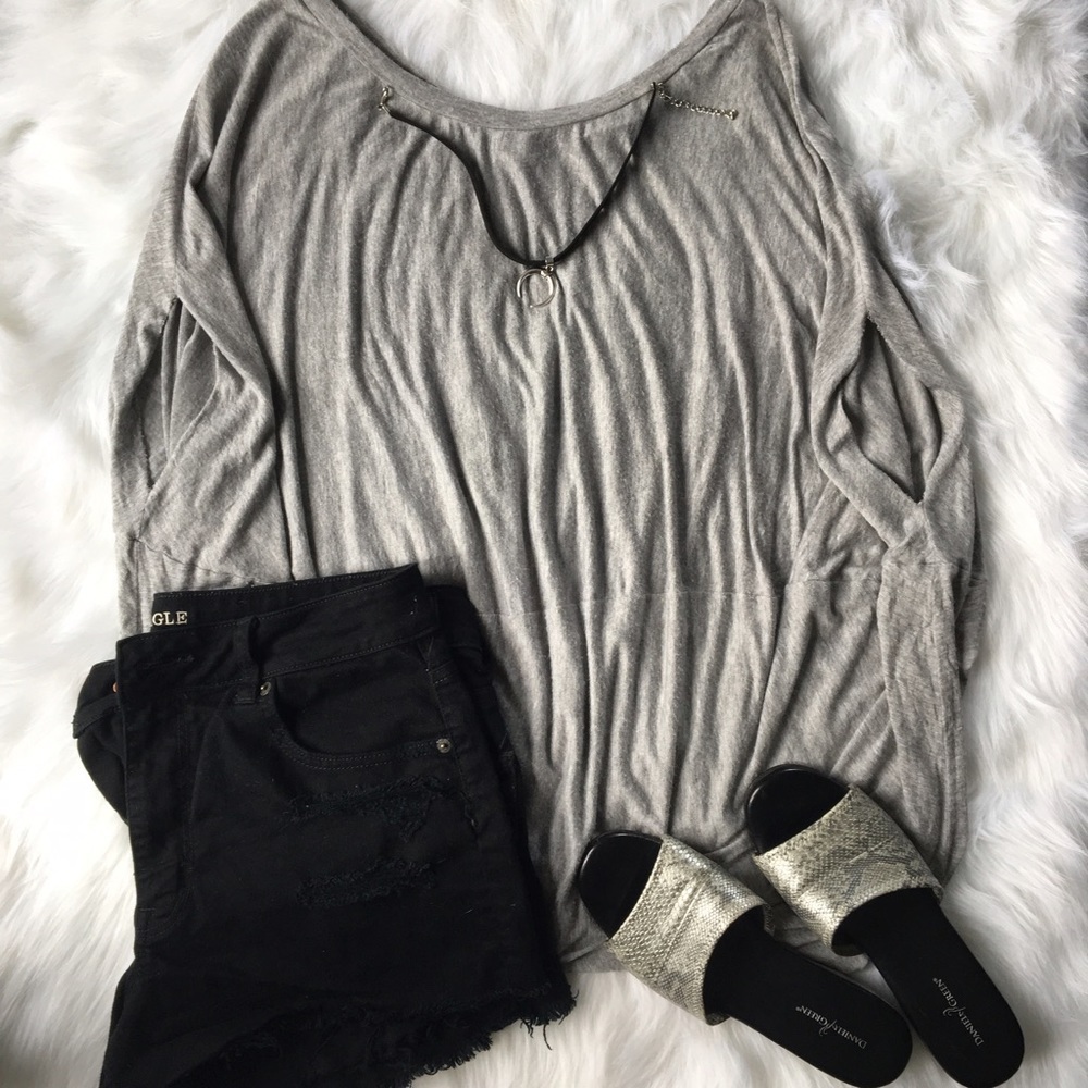 B'leev  Scoop Neck, Raw Hem, Slits for sleeves